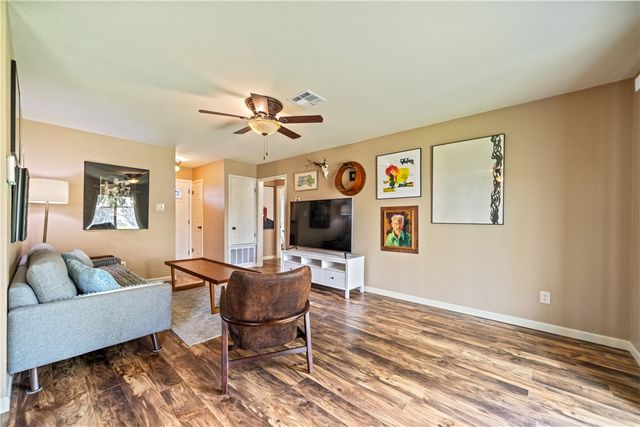2309 Manitoba Dr, Corpus Christi, TX 78418