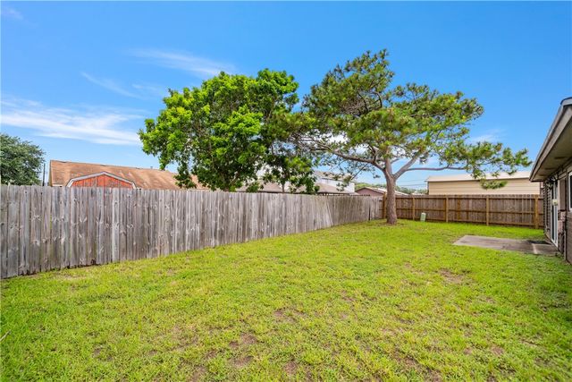 2309 Manitoba Dr, Corpus Christi, TX 78418