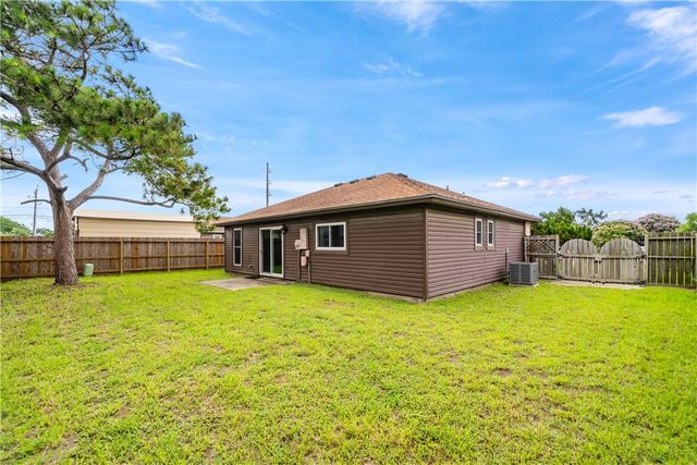2309 Manitoba Dr, Corpus Christi, TX 78418