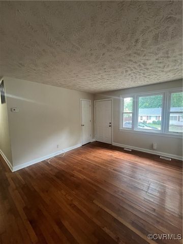 1302 Roanoke Ave, Hopewell, VA 23860