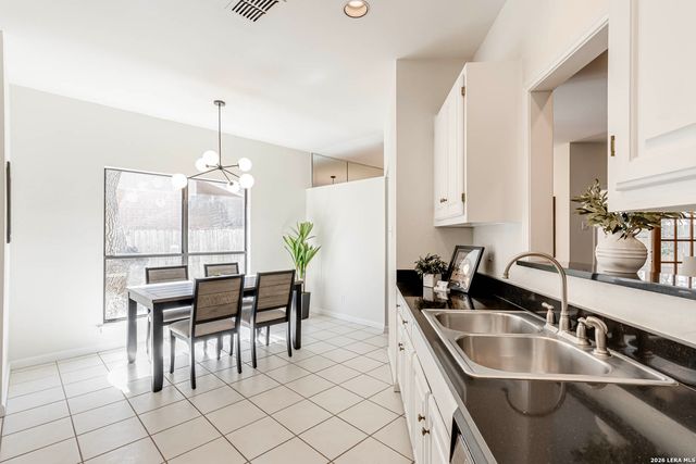 13931 Red Maple Wood, San Antonio, TX 78249