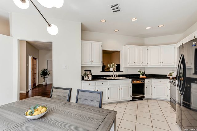 13931 Red Maple Wood, San Antonio, TX 78249