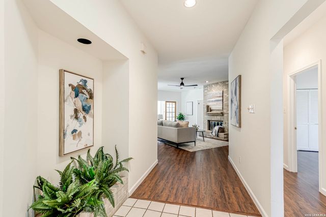 13931 Red Maple Wood, San Antonio, TX 78249