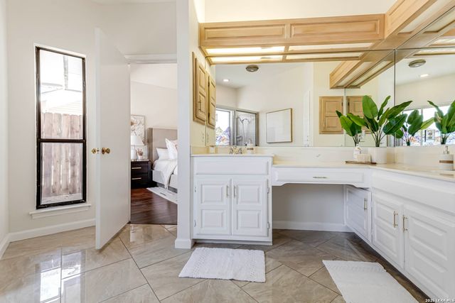 13931 Red Maple Wood, San Antonio, TX 78249