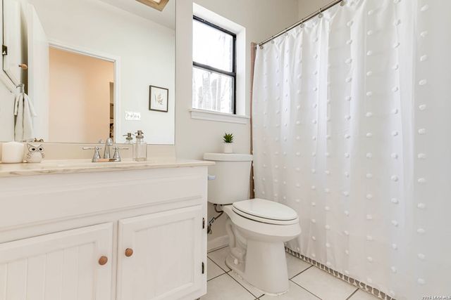 13931 Red Maple Wood, San Antonio, TX 78249