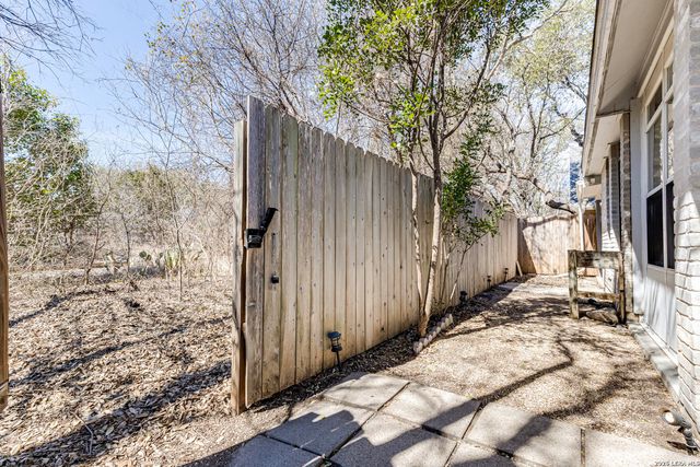 13931 Red Maple Wood, San Antonio, TX 78249