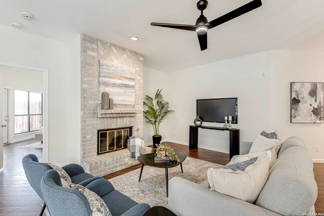 13931 Red Maple Wood, San Antonio, TX 78249