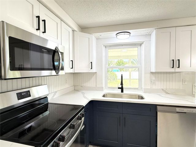 427 BLACKBURN STREET, Englewood, FL 34223