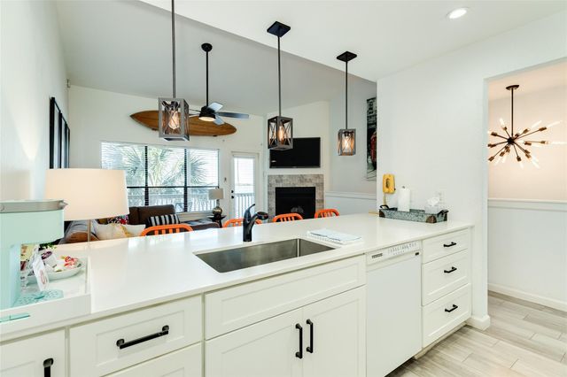 4 Dana Drive, Galveston, TX 77554