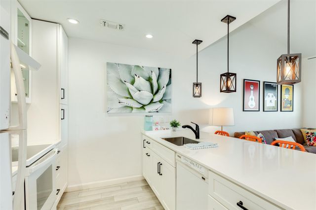 4 Dana Drive, Galveston, TX 77554