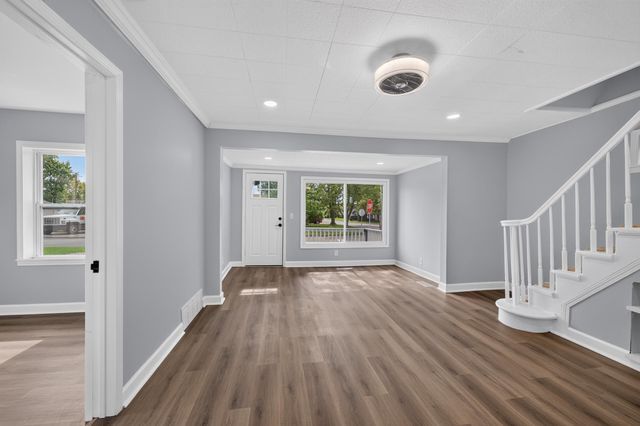 33550 Beechwood Street, Westland, MI 48185
