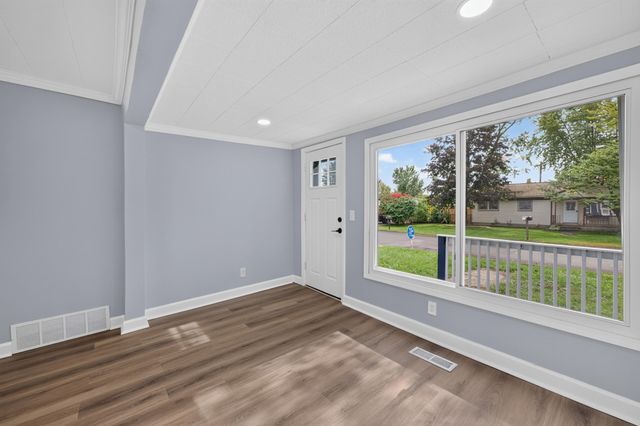 33550 Beechwood Street, Westland, MI 48185