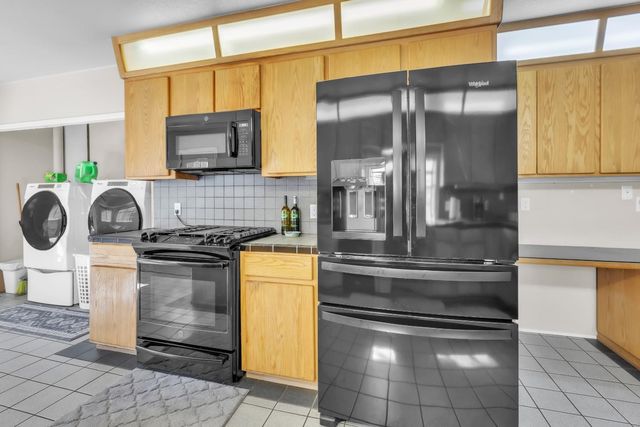 7568 Cripple Creek Rd, Citrus Heights, CA 95610