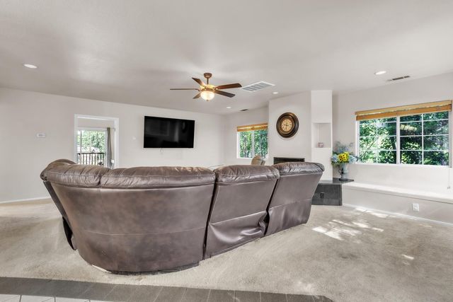 7568 Cripple Creek Rd, Citrus Heights, CA 95610