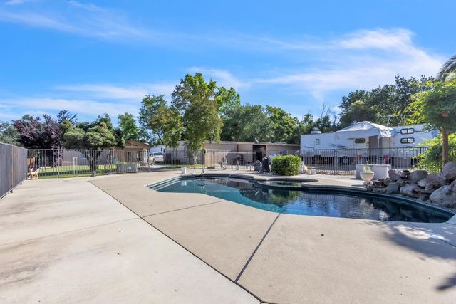 7568 Cripple Creek Rd, Citrus Heights, CA 95610