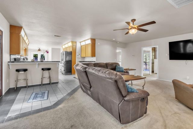 7568 Cripple Creek Rd, Citrus Heights, CA 95610