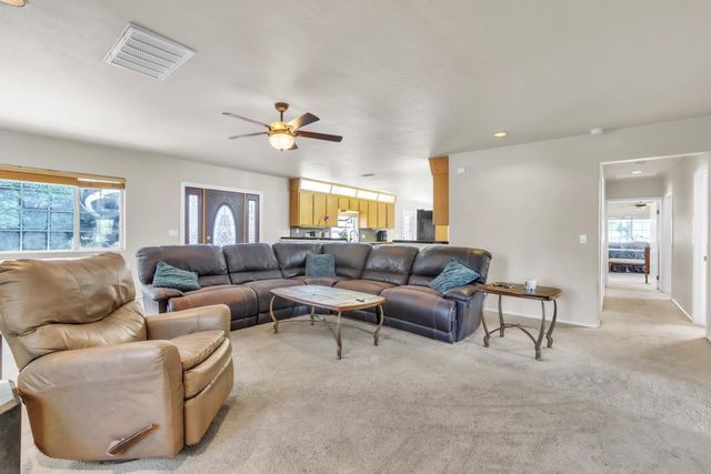 7568 Cripple Creek Rd, Citrus Heights, CA 95610