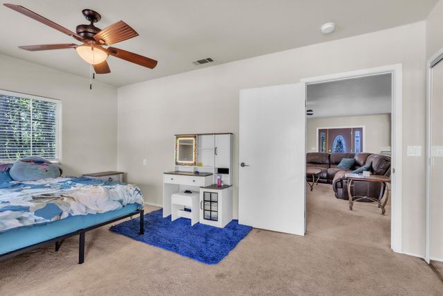 7568 Cripple Creek Rd, Citrus Heights, CA 95610