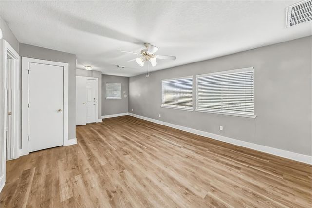 833 Lightningbug Lane, Conroe, TX 77301