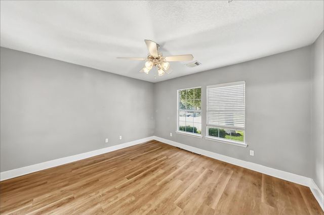 833 Lightningbug Lane, Conroe, TX 77301