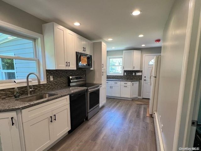 253 E 17th Street, Huntington Station, NY 11746