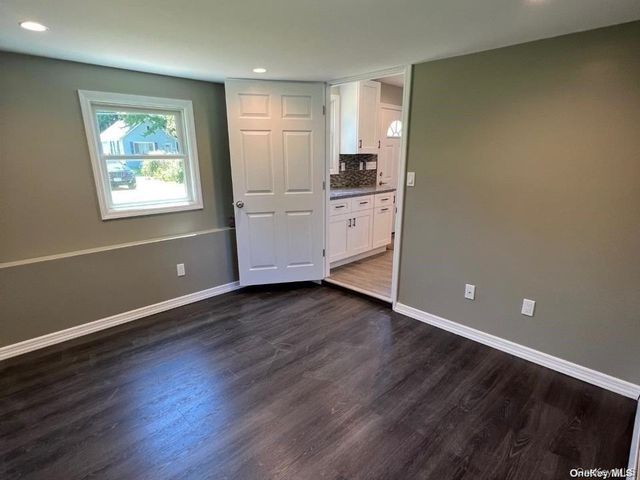 253 E 17th Street, Huntington Station, NY 11746