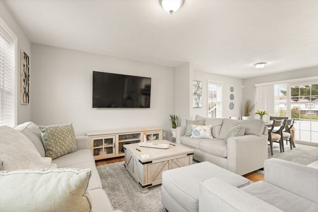 39 Sewell St, Brockton, MA 02301