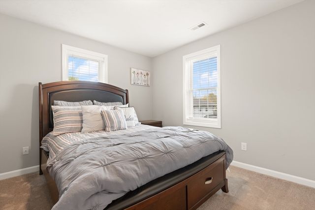39 Sewell St, Brockton, MA 02301