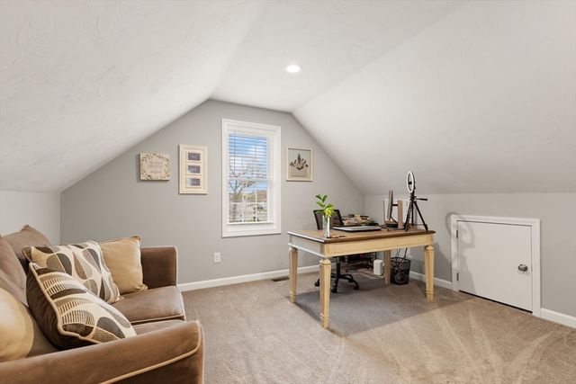 39 Sewell St, Brockton, MA 02301