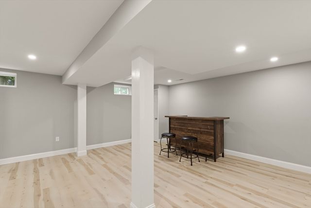 39 Sewell St, Brockton, MA 02301
