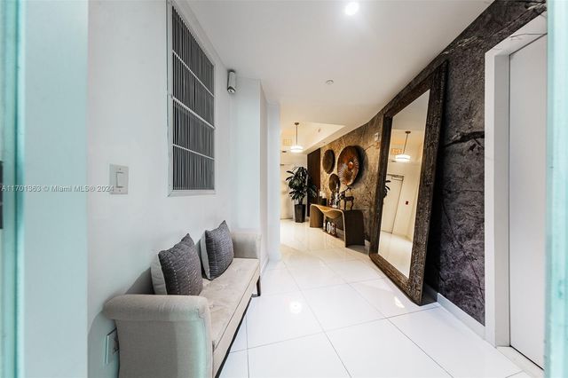 851 NE 1st Ave 2111, Miami, FL 33132