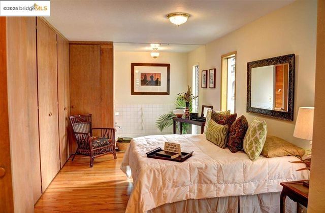 986 Kains Ave, Albany, CA 94705