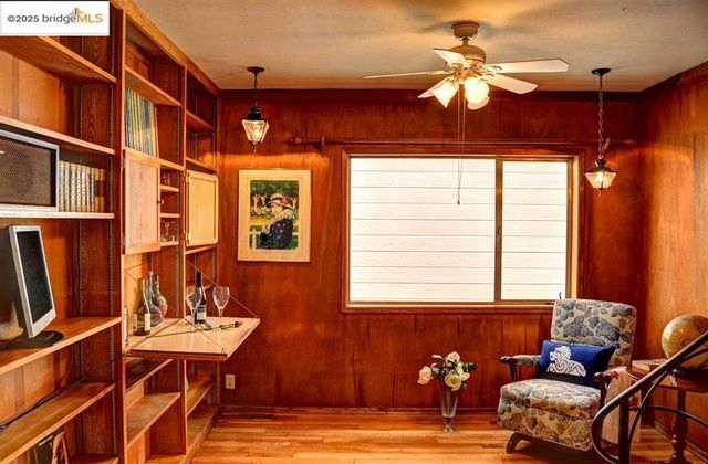 986 Kains Ave, Albany, CA 94705