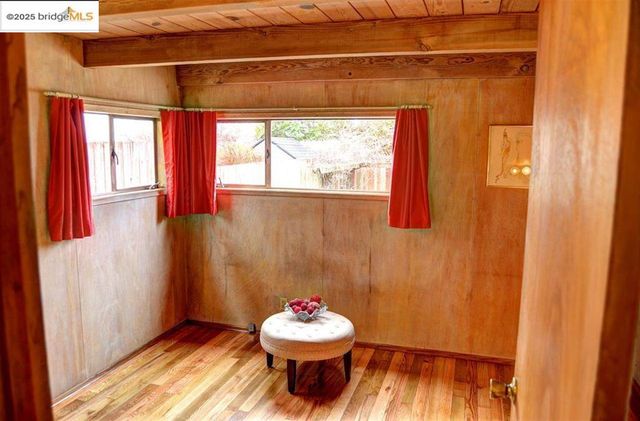 986 Kains Ave, Albany, CA 94705