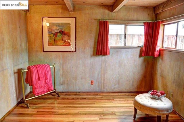 986 Kains Ave, Albany, CA 94705