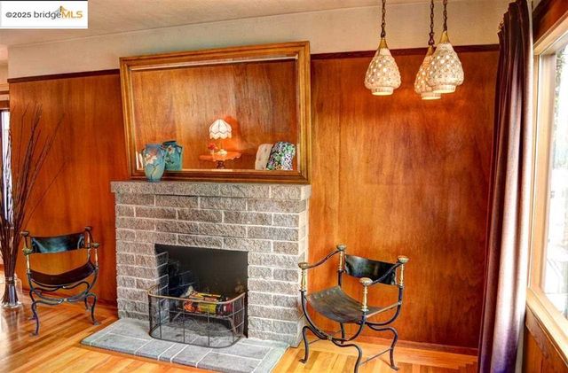 986 Kains Ave, Albany, CA 94705