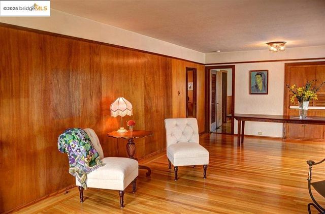 986 Kains Ave, Albany, CA 94705