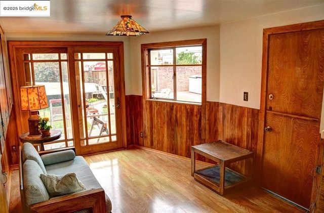 986 Kains Ave, Albany, CA 94705