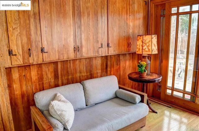 986 Kains Ave, Albany, CA 94705