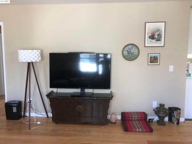 986 Kains Ave, Albany, CA 94705