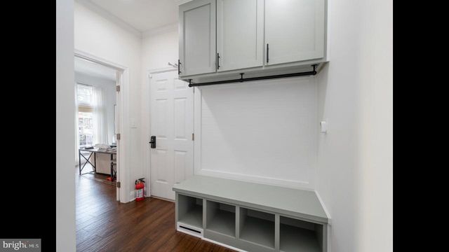 10 AVALON RD, Pennington, NJ 08534