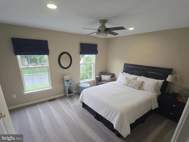 10 AVALON RD, Pennington, NJ 08534