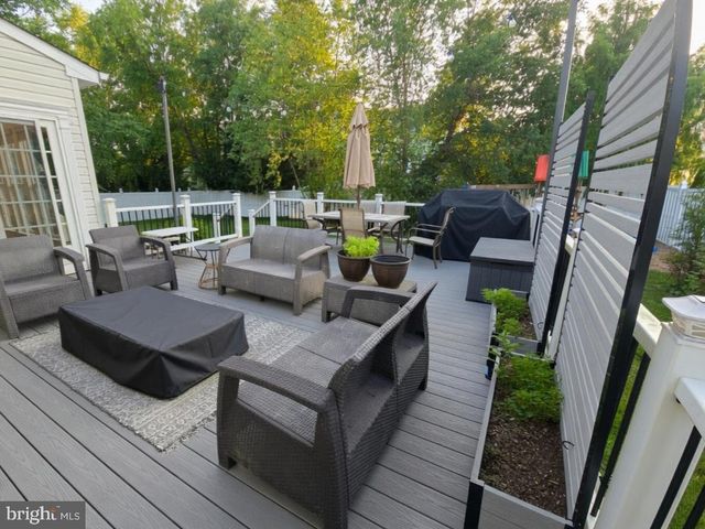 10 AVALON RD, Pennington, NJ 08534
