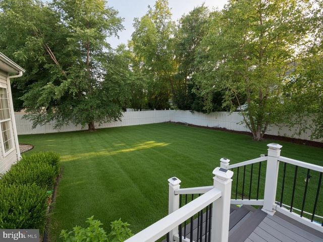 10 AVALON RD, Pennington, NJ 08534