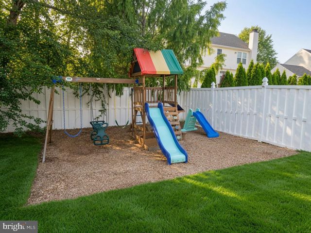 10 AVALON RD, Pennington, NJ 08534