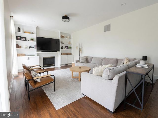 10 AVALON RD, Pennington, NJ 08534