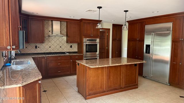 52 Homestead Circle, Marlboro, NJ 07746
