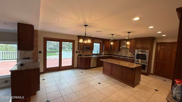 52 Homestead Circle, Marlboro, NJ 07746