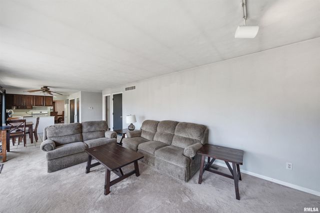 4609 W LYNNHURST Drive, Peoria, IL 61615