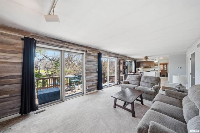 4609 W LYNNHURST Drive, Peoria, IL 61615